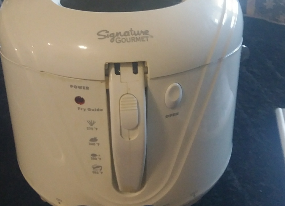 Small deep fryer